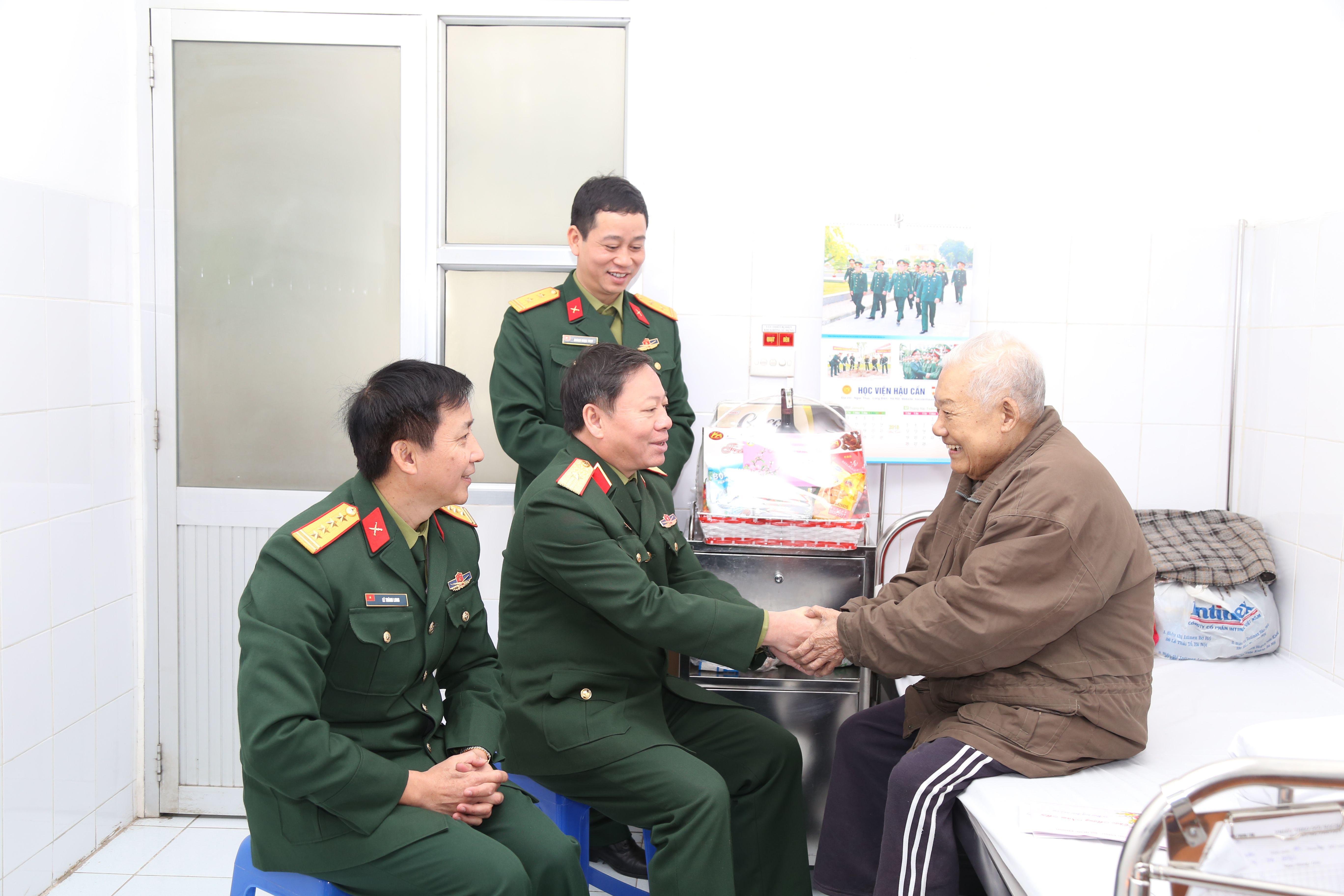 Thiếu tướng Trần Minh Đức, một con người mẫn cán